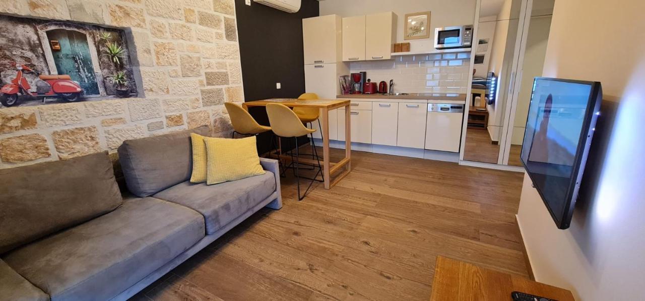 Apartments Lolita Bol Eksteriør billede