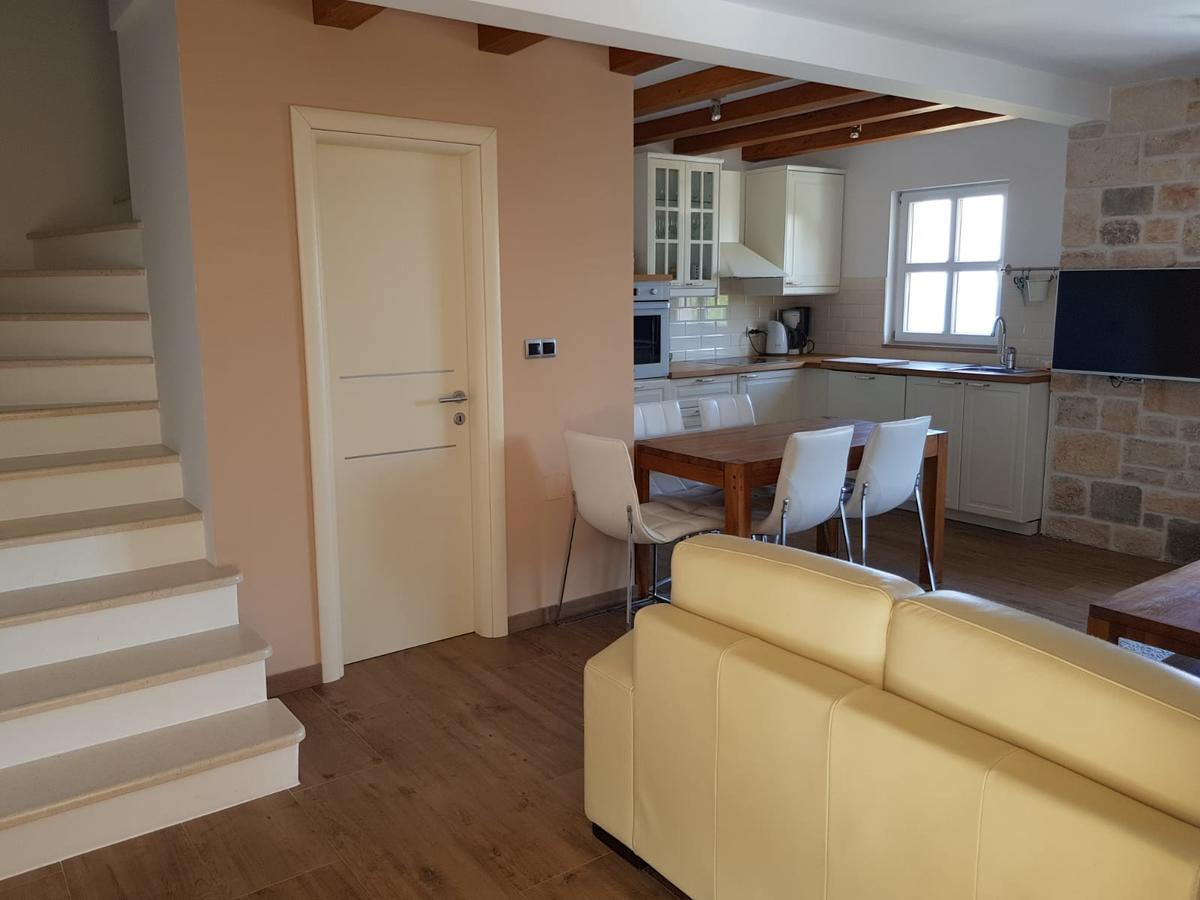Apartments Lolita Bol Eksteriør billede